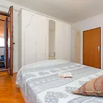 شقة Bright & Spacious With Terrace In Stinjan بولا