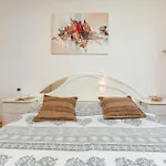 شقة Bright & Spacious With Terrace In Stinjan بولا