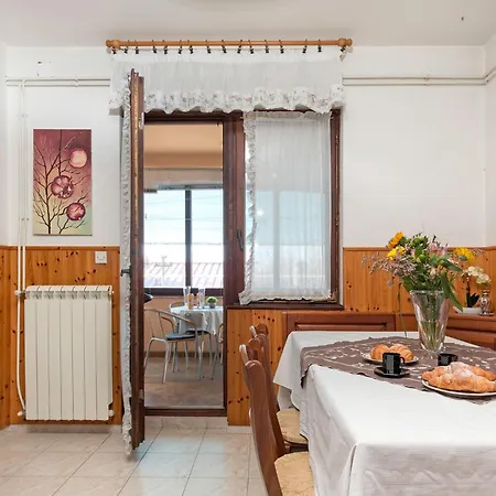 Bright & Spacious With Terrace In Stinjan Apartment *
