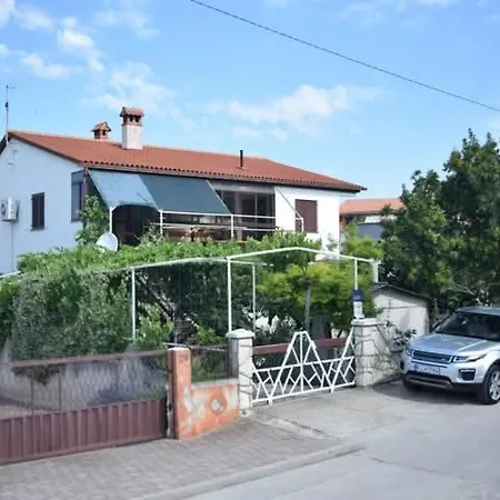 Bright & Spacious With Terrace In Stinjan Appartamento *