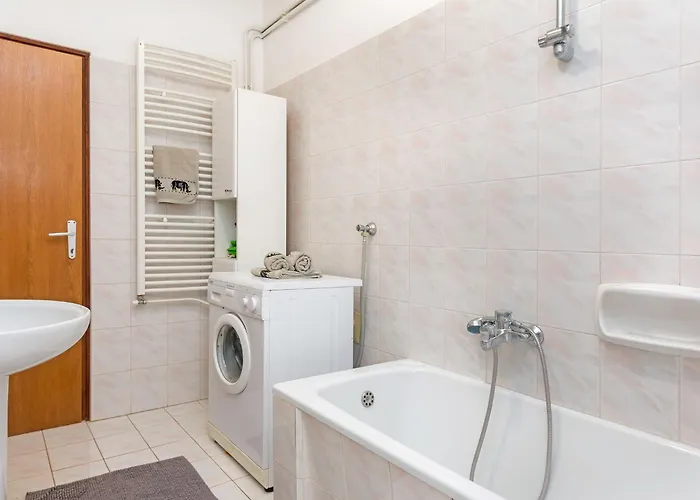 Bright & Spacious With Terrace In Stinjan Appartement *